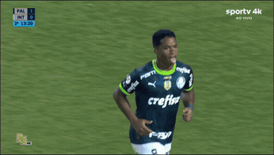 A Soccer Player Wearing A Green Shirt With The Word Crefm On It GIF