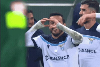 A Soccer Player Wearing A Jersey That Says Binance GIF