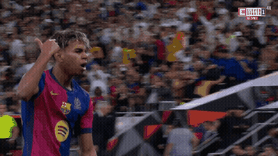 A Soccer Player Wearing A Jersey That Says ' E ' On It GIF