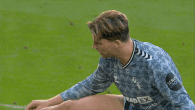 A Soccer Player Wearing A Jersey That Says Spre Dex GIF