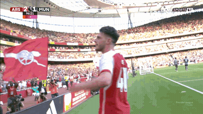 A Soccer Player Wearing A Jersey With The Number 14 On It GIF