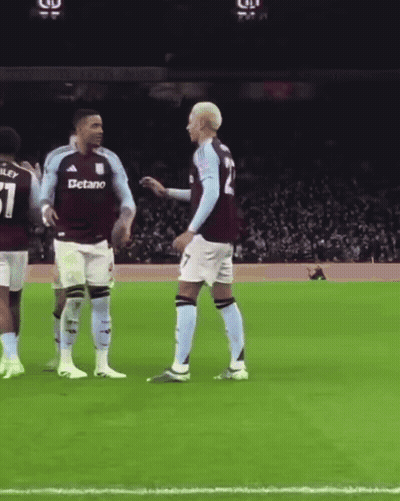 A Soccer Player Wearing A Jersey With The Number 31 On It GIF