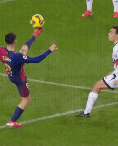 A Soccer Player Wearing A Jersey With The Number 6 On It GIF