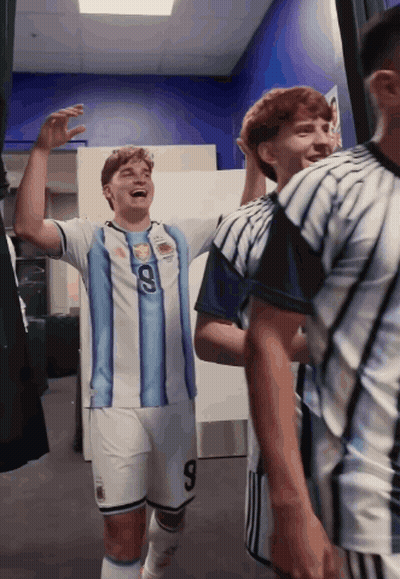 A Soccer Player Wearing A Jersey With The Number 8 On It GIF