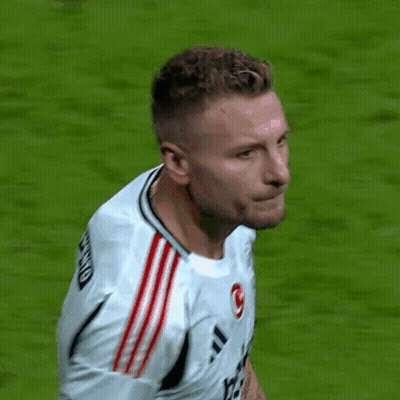 A Soccer Player Wearing A Number 17 Jersey GIF