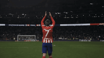 A Soccer Player Wearing A Red And White Jersey With The Number 7 On It GIF