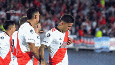 A Soccer Player Wearing A Turkish Airlines Shirt GIF