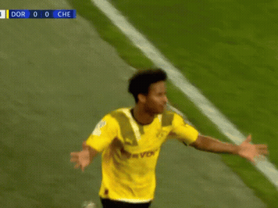 A Soccer Player Wearing A Yellow Shirt That Says " Dor " On It GIF