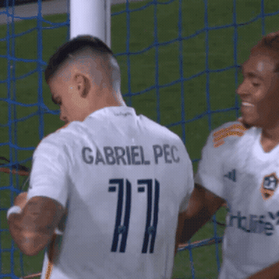 A Soccer Player With The Name Gabriel Pec On His Shirt GIF