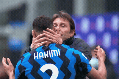 A Soccer Player With The Name Hakimi On His Back GIF