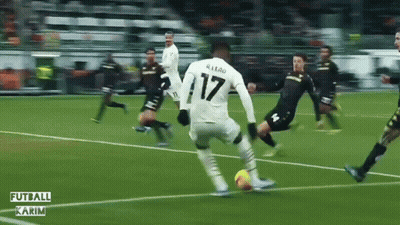 A Soccer Player With The Number 17 On His Shirt GIF