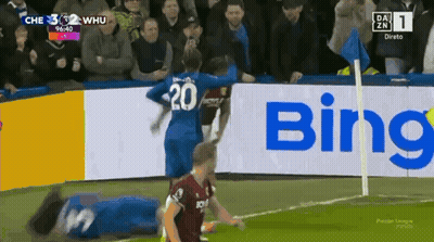 A Soccer Player With The Number 20 On His Back GIF