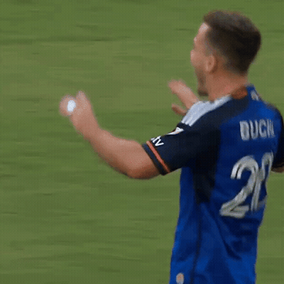 A Soccer Player With The Number 20 On His Back GIF