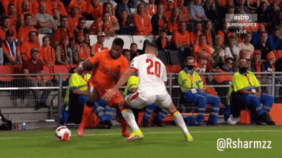 A Soccer Player With The Number 20 On His Shirt GIF