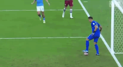 A Soccer Player With The Number 20 On His Shirt GIF