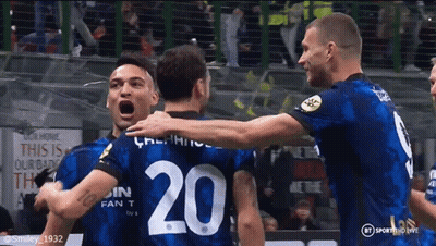A Soccer Player With The Number 20 On His Shirt GIF
