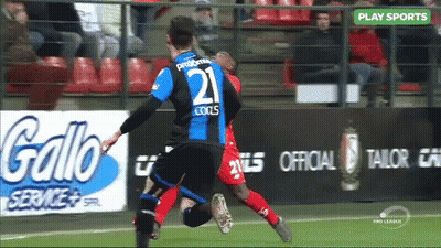 A Soccer Player With The Number 21 On His Back GIF