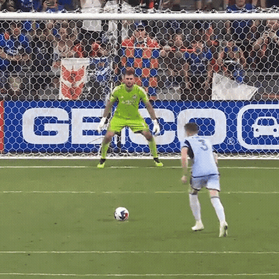 A Soccer Player With The Number 3 On His Jersey GIF