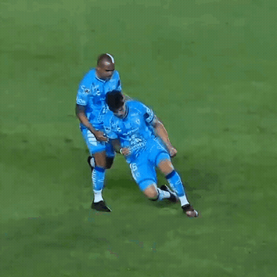 A Soccer Player With The Number 3 On The Back Of His Shirt GIF