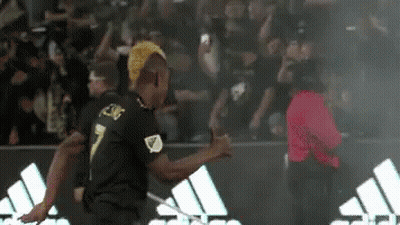 A Soccer Player With The Number 7 On The Back Of His Shirt GIF