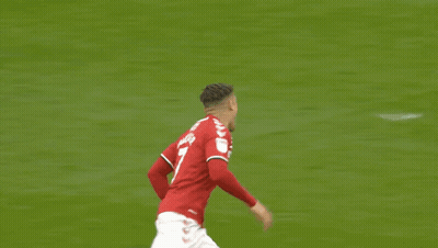 A Soccer Player With The Number 7 On Their Jersey GIF