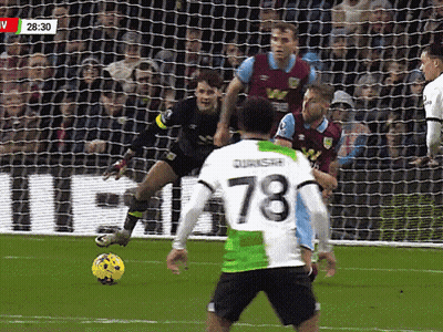 A Soccer Player With The Number 78 On His Shirt GIF