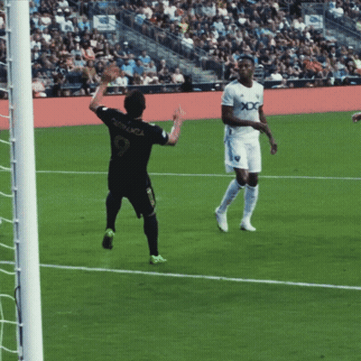 A Soccer Player With The Number 9 On The Back Of His Shirt GIF