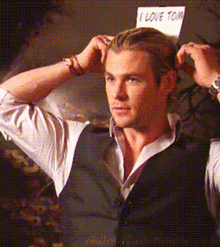 Actor Chris Hemsworth I Love Tom Paper Band GIF