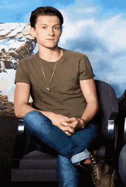 Actor-Tom-Holland 2021-Film-Spider-Man-No-Way-Home GIF