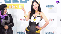 Ahri Cosplayer Pose GIF