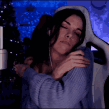 Air Hug Hugging Self Samuse ASMR GIF