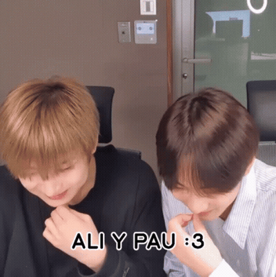 Ali And Pau 3 GIF