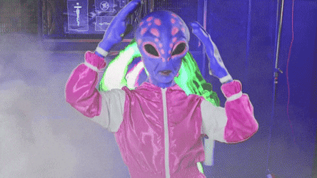 Alien Modelo Posing For Head Shots GIF