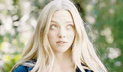 Amanda Seyfried Talking Explaining GIF