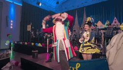 Amazing Race Blowing Kiss GIF