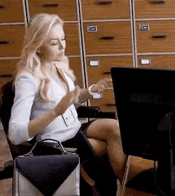 Angelique Boyer Amara Muerte GIF