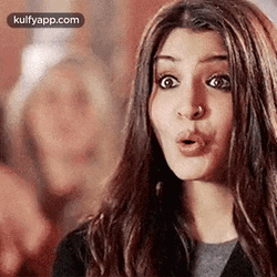 Anushka Sharma.Gif GIF
