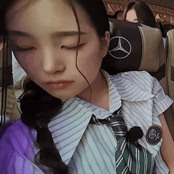 Badge Wars Jiyeon GIF