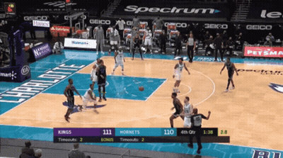 Basketball Game Between Kings And Hornets GIF
