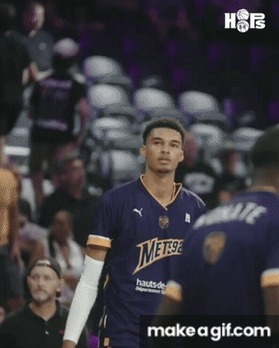 Basketball Player In Purple Metsu Jersey GIF