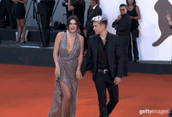 Bella Thorne Wave And Benjamin  GIF