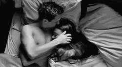 Besos Apasionados Couple Sleep Together GIF