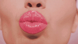 Besos Apasionados Mirror GIF