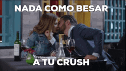 Besos Apasionados Nada Como Crush GIF