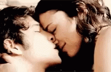 Besos Apasionados Sweet Couple GIF