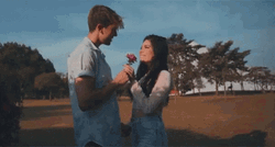 Besos De Novios GIF