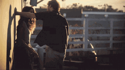 Besos De Novios GIF