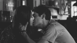 Besos Romanticos GIF