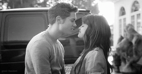 Besos Romanticos GIF