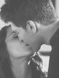 Besos Romanticos GIF